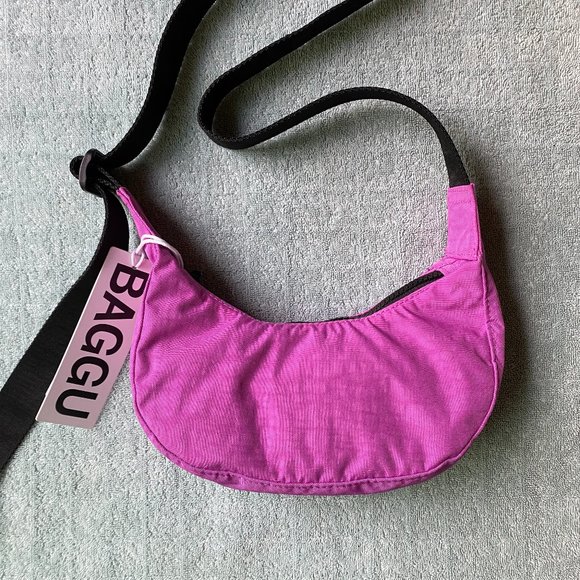 BAGGU Handbags - NWT BAGGU Mini Crescent Bag - Extra Pink